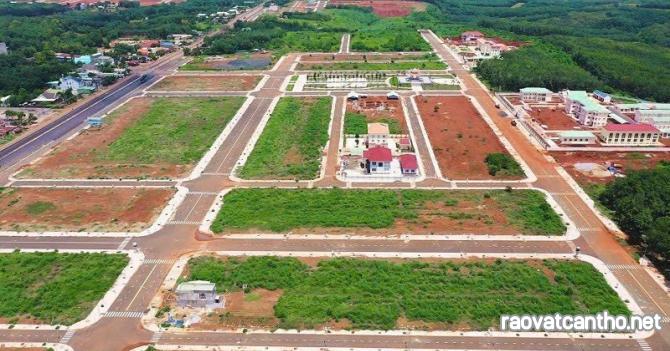 Bán đất 250m2 có 100 thổ cư, giá 340tr, cách trung tâm HC 400m. đường 10m