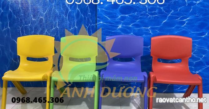 Bàn ghế nhựa đúc mầm non chất lượng cao