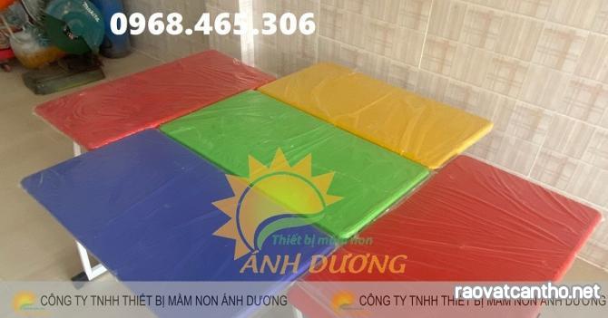 Bàn ghế nhựa đúc mầm non chất lượng cao