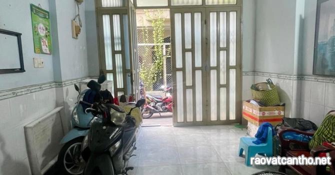 Bán nhà HXH gần Lê Văn Quới, giáp Tân Phú, 32m2 - 4x8 - 3 tầng, chỉ hơn 3 tỷ