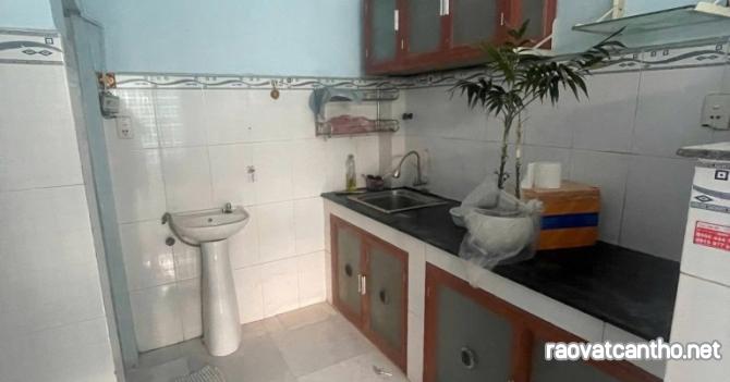 Bán nhà Lạc Long Quân, gần Âu Cơ, Tân Bình, 32m² - 4x8 - 2 tầng, chỉ hơn 3 tỷb