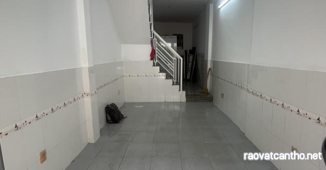 Bán nhà Ni Sư Huỳnh Liên, gần Lạc Long Quân, Tân Bình, 32m2 - 3 tầng, chỉ hơn 3 tỷ