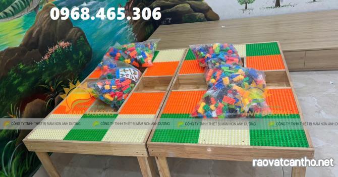 Bàn xếp hình lego bằng gỗ dành cho khu vui chơi trẻ em