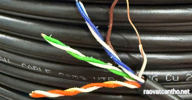 Cáp mạng CAT5e UTP đồng dầu chạy ngoài trời - có dây chịu lực gia cường - Outdoor ACT-5LANOD-305BKO