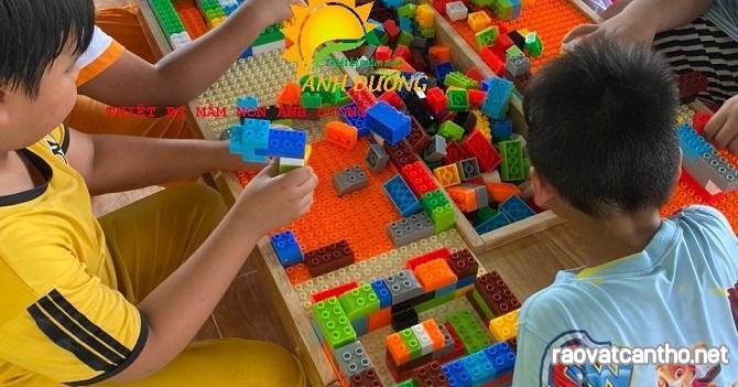 Đồ chơi lắp ghép lego cho trẻ nhỏ phát triển trí tuệ, tư duy