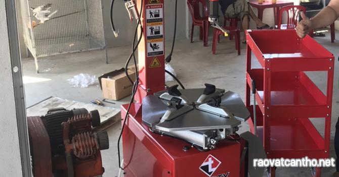 Mẫu bàn nâng sửa chữa xe máy, thiệt bị sửa chữa
