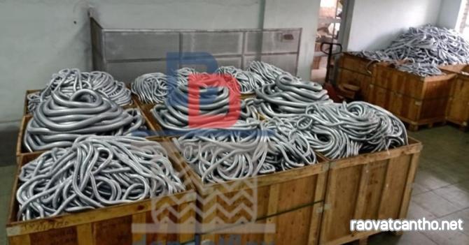 Ống luồn dây điện, Ống thép luồn dây điện bọc nhựa, Ống ruột gà lõi thép D32 có sẵn