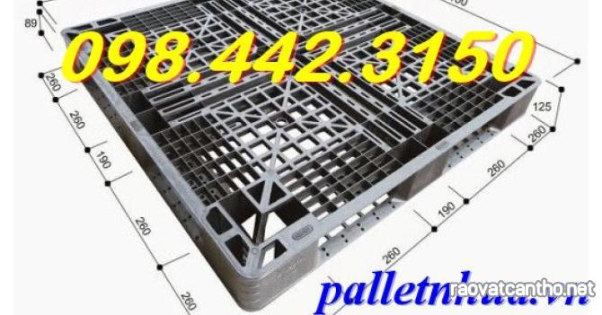 Pallet nhựa xuất khẩu 1100x1100x125mm màu đen giá rẻ call 0984423150 Huyền