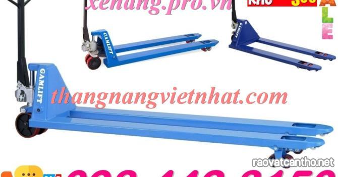 Xe nâng tay siêu dài 2 mét càng hẹp 550x2000mm tải nâng 2 tấn