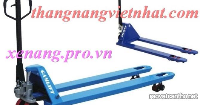 Xe nâng tay siêu dài 2 mét càng hẹp 550x2000mm tải nâng 2 tấn