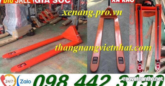 Xe nâng tay siêu dài 2 mét càng hẹp 550x2000mm tải nâng 2 tấn