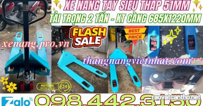 Xe nâng tay siêu thấp 51mm - tải 2 tấn càng rộng KT 685x1220mm